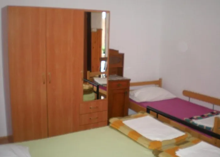 Apartment In 15344 *